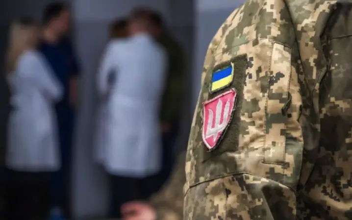 У Сокирянах анулювали бронь і мобілізували лікаря-педіатра. Мер міста обурений