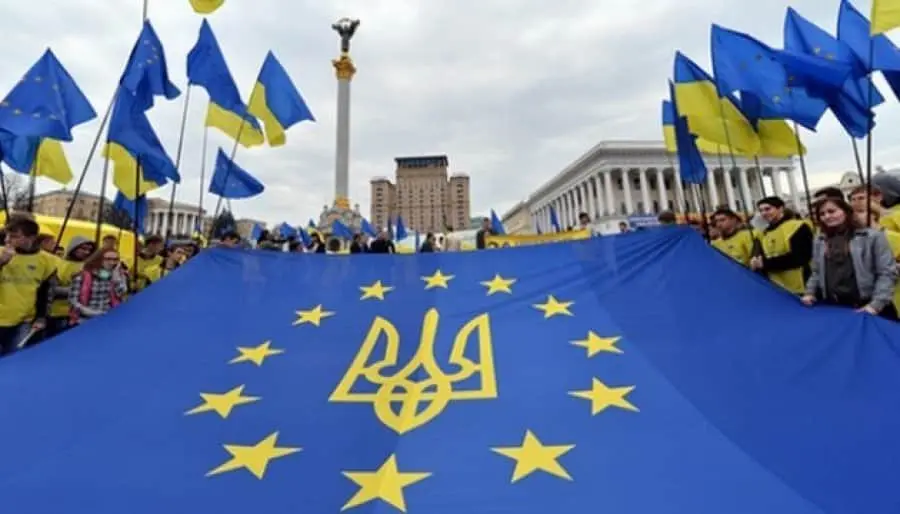 53% українців вірять, що за 10 років Україна буде процвітаючим членом ЄС