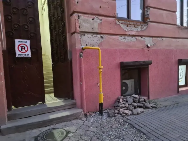У Чернівцях газовики спотворюють фасади історичних будівель - містяни