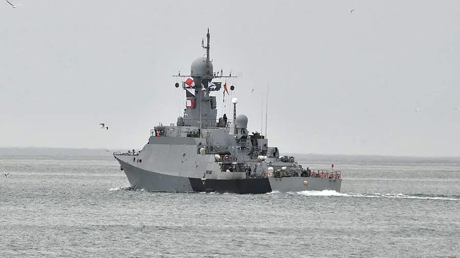 Бойцы ГУР поразили в Азовском море российский ракетный корабль – видео
