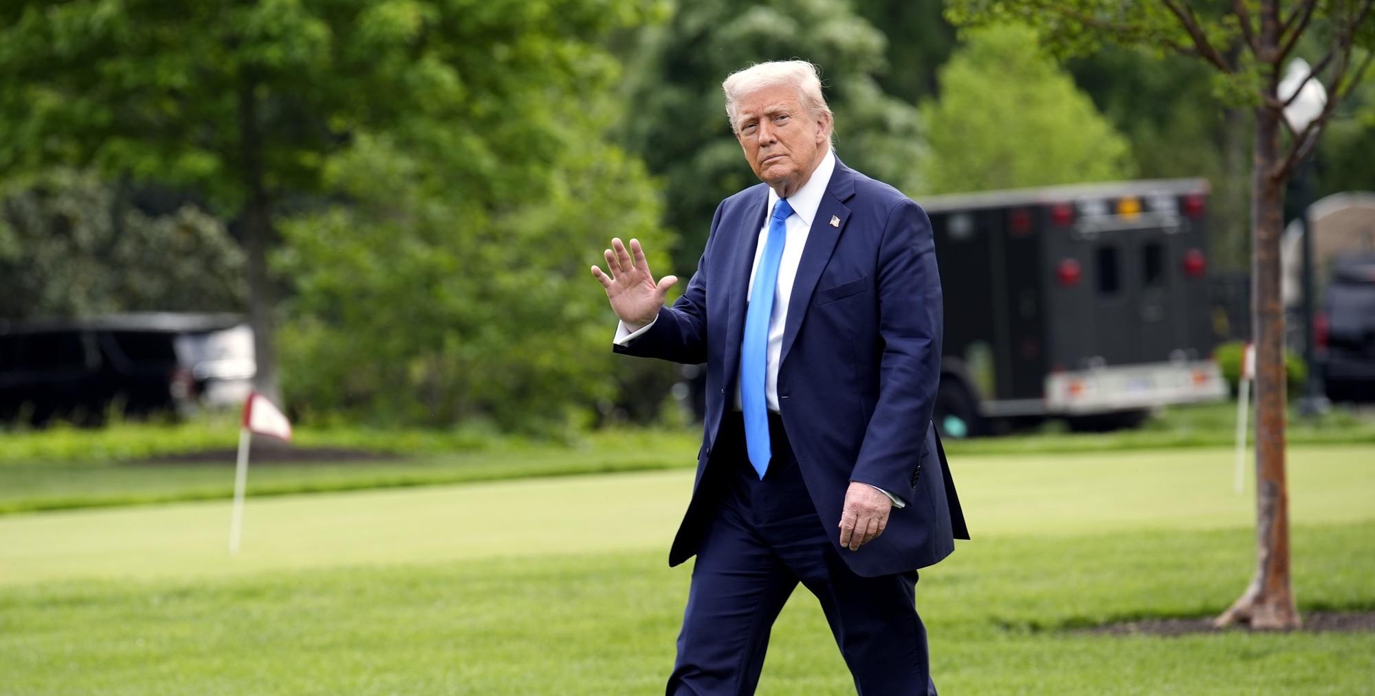 "Должен вернуться преждевременно". Трамп досрочно покидает саммит G7