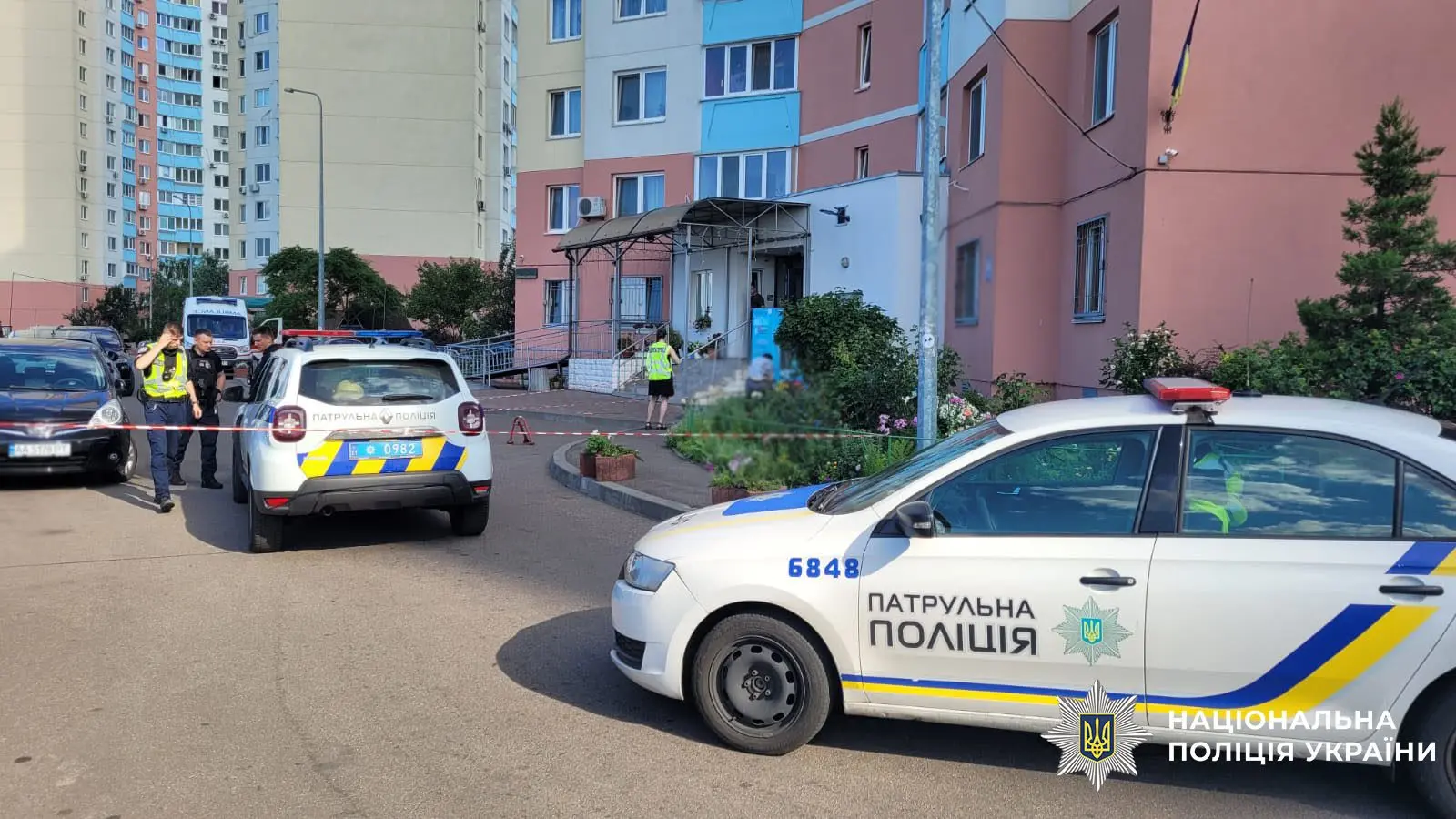 У Києві малюк випав з вікна 21 поверху багатоповерхівки
