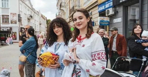 У Тернополі безкоштовний проїзд у вишиванках на День міста