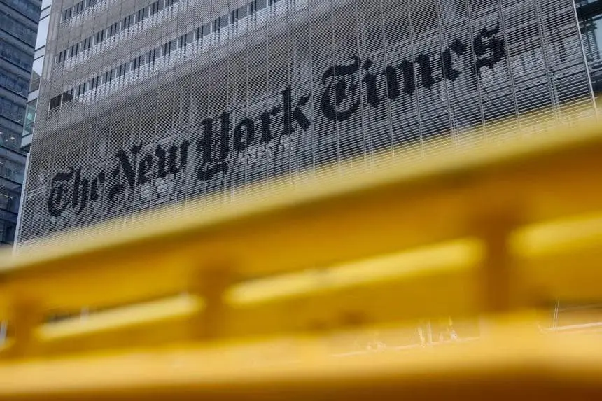 "Неналежний і неприпустимий": у США відхилили позов Трампа проти NYT на $15 млрд