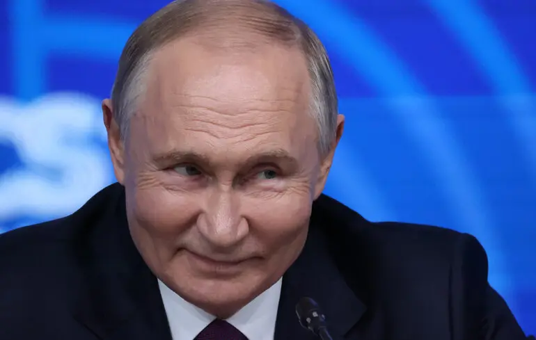 Путін відверто насміхається із Заходу — The Telegraph 