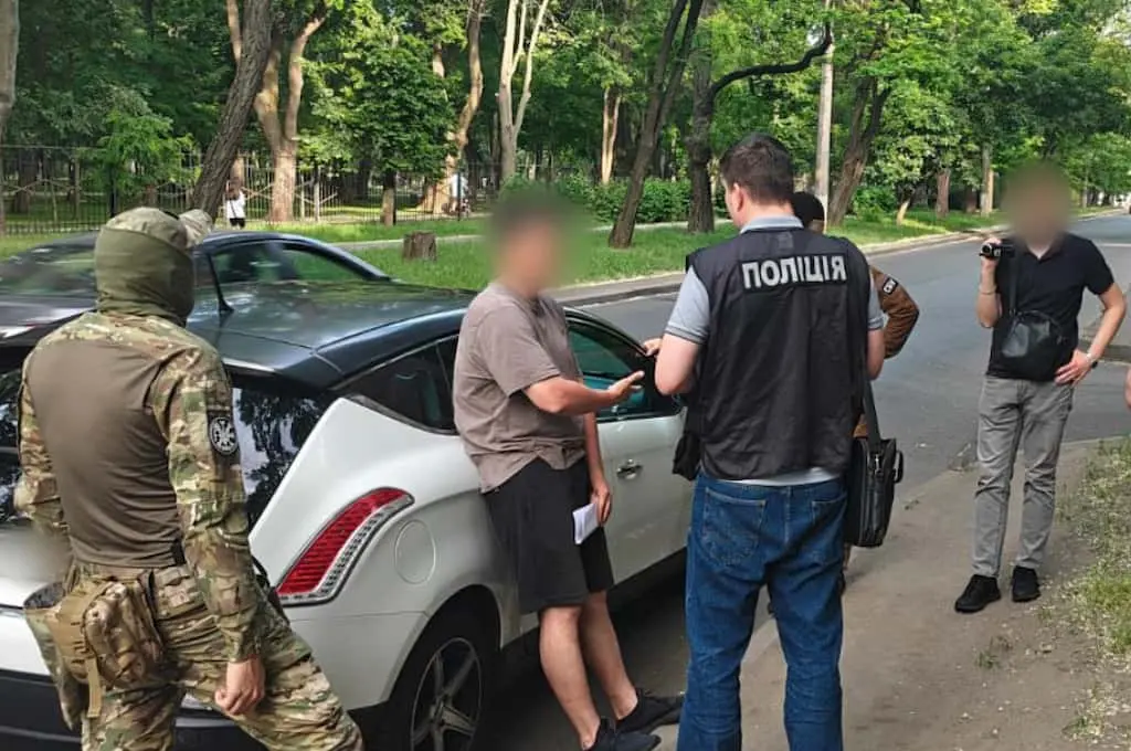 В Одесі затримали чоловіка за спробу купити секретні розробки ЗСУ