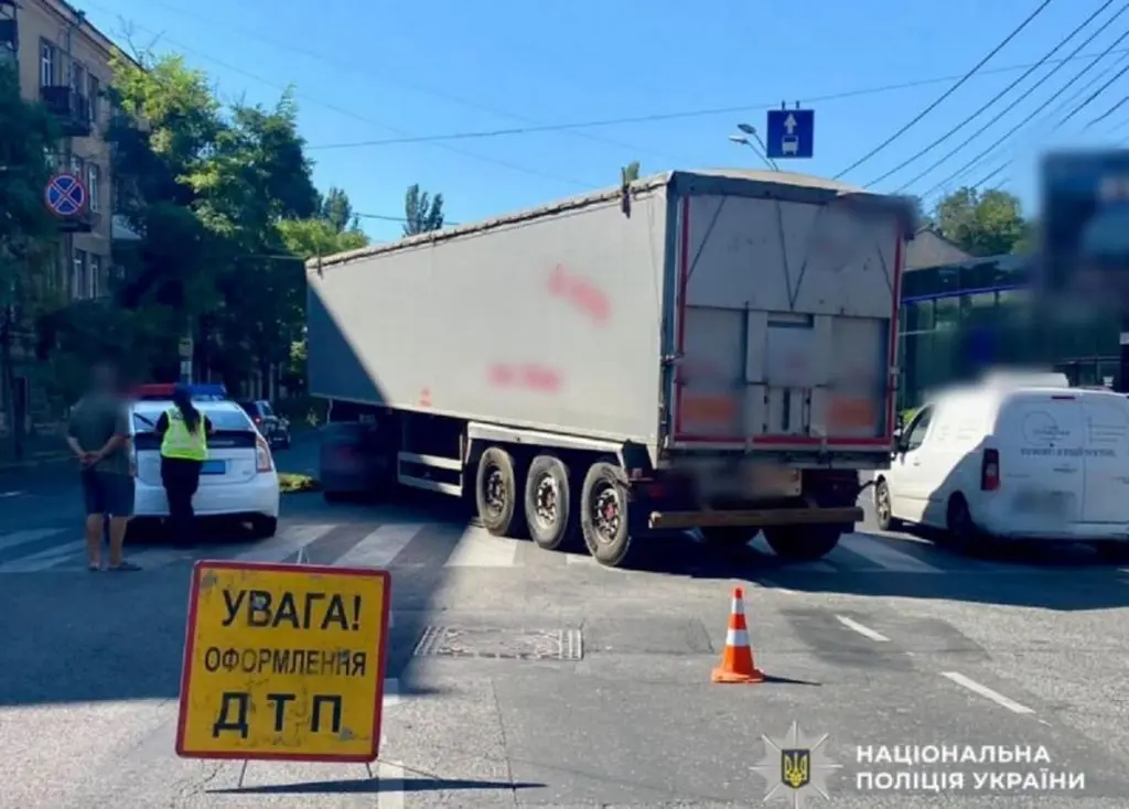 Смертельна ДТП у Одесі: фура наїхала на жінку