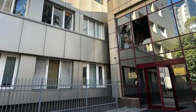 Під час масованого обстрілу України постраждала територія представництва ЄС
