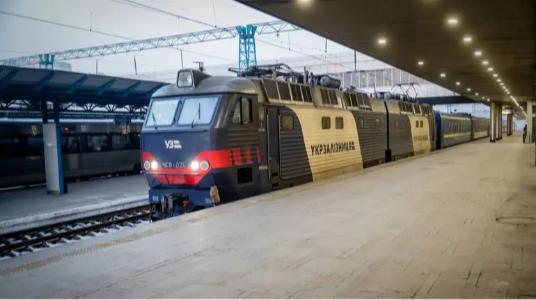 Укрзалізниця встановлює кондиціонери в старі вагони