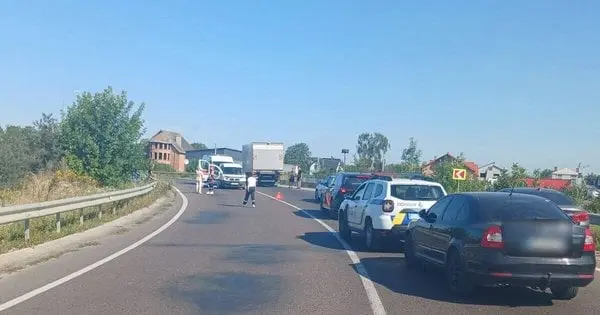 На виїзді зі Львова перекрито рух через ДТП