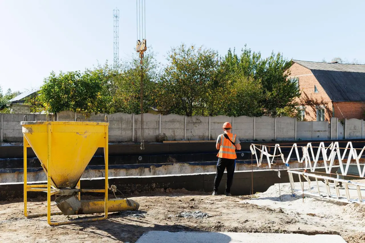 Укриття на 275 школярів будують у селищі під Харковом