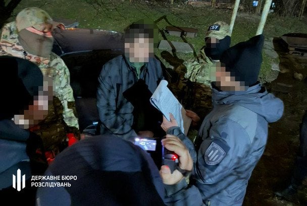 Дезертирство під ключ: у Запоріжжі викрили подружжя, яке організувало "сімейний бізнес"
