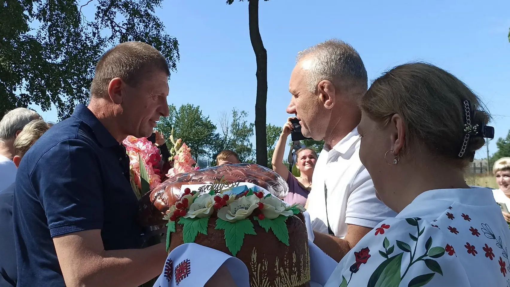 Звільненого з неволі земляка зустрічали усією громадою на Вінниччині