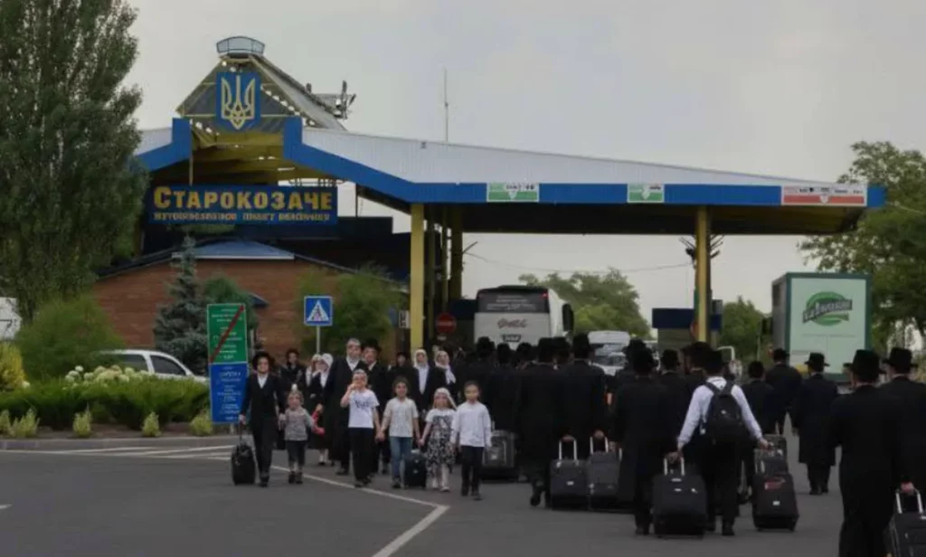 На пунктах пропуску Одеської області величезні затори – хасиди повертаються додому