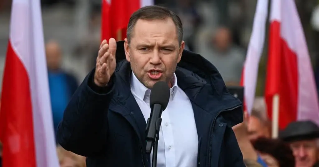 Зміна президента Польщі, переговори з РФ у Стамбулі, викрадення "Макрона": новини дня