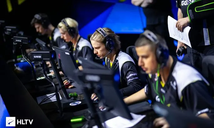 NAVI узнали соперника в первом раунде EWC 2025