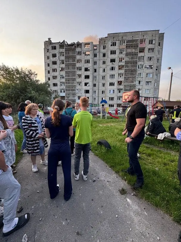 У Луцьку "Шахед" влучив у багатоповерхівку: фото наслідків