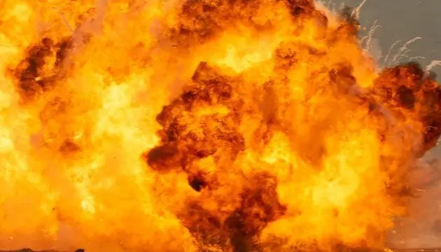 На Броварщині через вибух невідомого предмета біля смітника загинула жінка, що одна людина отримала поранення