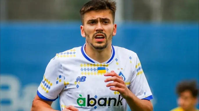 Зоря на зборах переглядає півзахисника Динамо