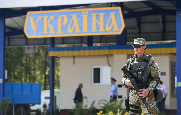 Дозвіл студентам виїжджати за кордон може залишити Україну без наукового майбутнього — експерт 
