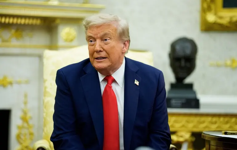 Трамп вирішив ухилитися від подальших перемовин України з Росією і зайняти вичікувальну позицію — The Guardian
