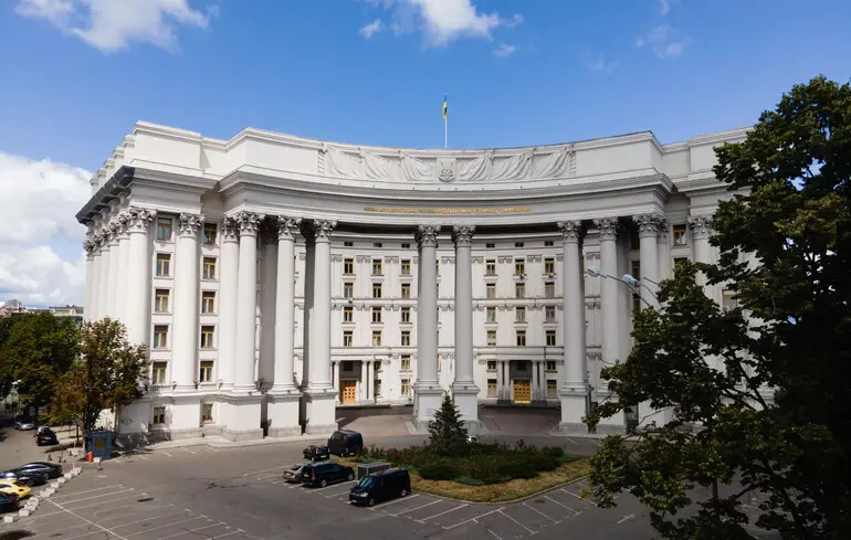 Україна зупиняє виконання зобов’язань за договором про збройні сили в Європі — МЗС