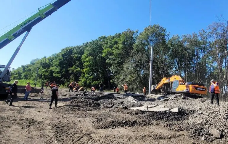 Детонація боєприпасів на залізниці: рух потягів мають відновити до вечора