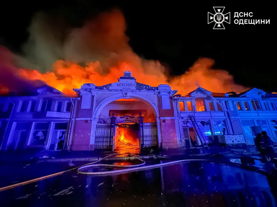 Росія атакувала українські міста, в Одесі палав «Привоз», зруйнована 9-поверхівка, руйнування в Миколаєві та Черкасах