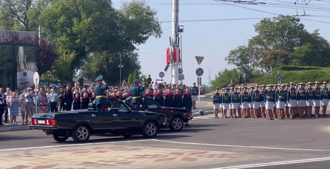 У невизнаному Придністров'ї провели військовий парад до 35-річчя "республіки"