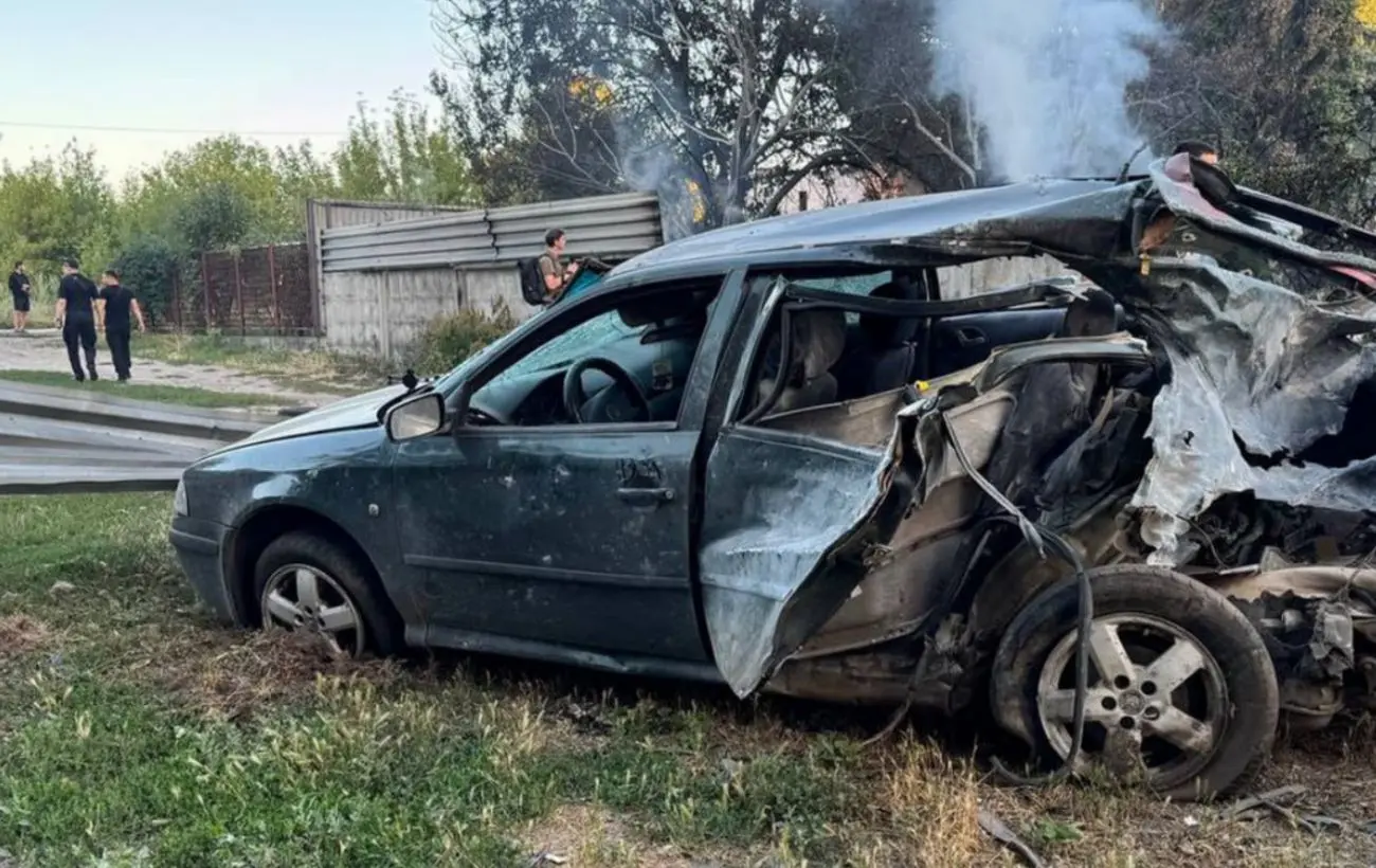 Нічний обстріл Черкас: у поліції показали фото наслідків удару