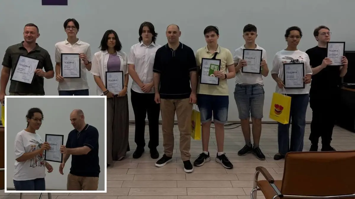 Нардеп Дмитро Кисилевський відзначив подарунками та подяками випускників лівого берега Дніпра, які набрали 200 балів на НМТ