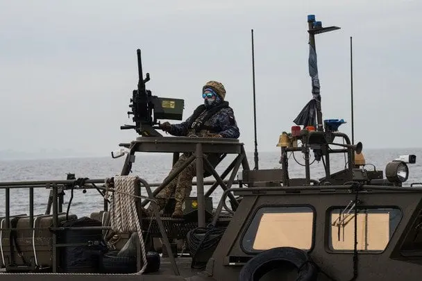 Без укриттів і шансів: як безпілотники змінюють правила виживання в прифронтових містах України
