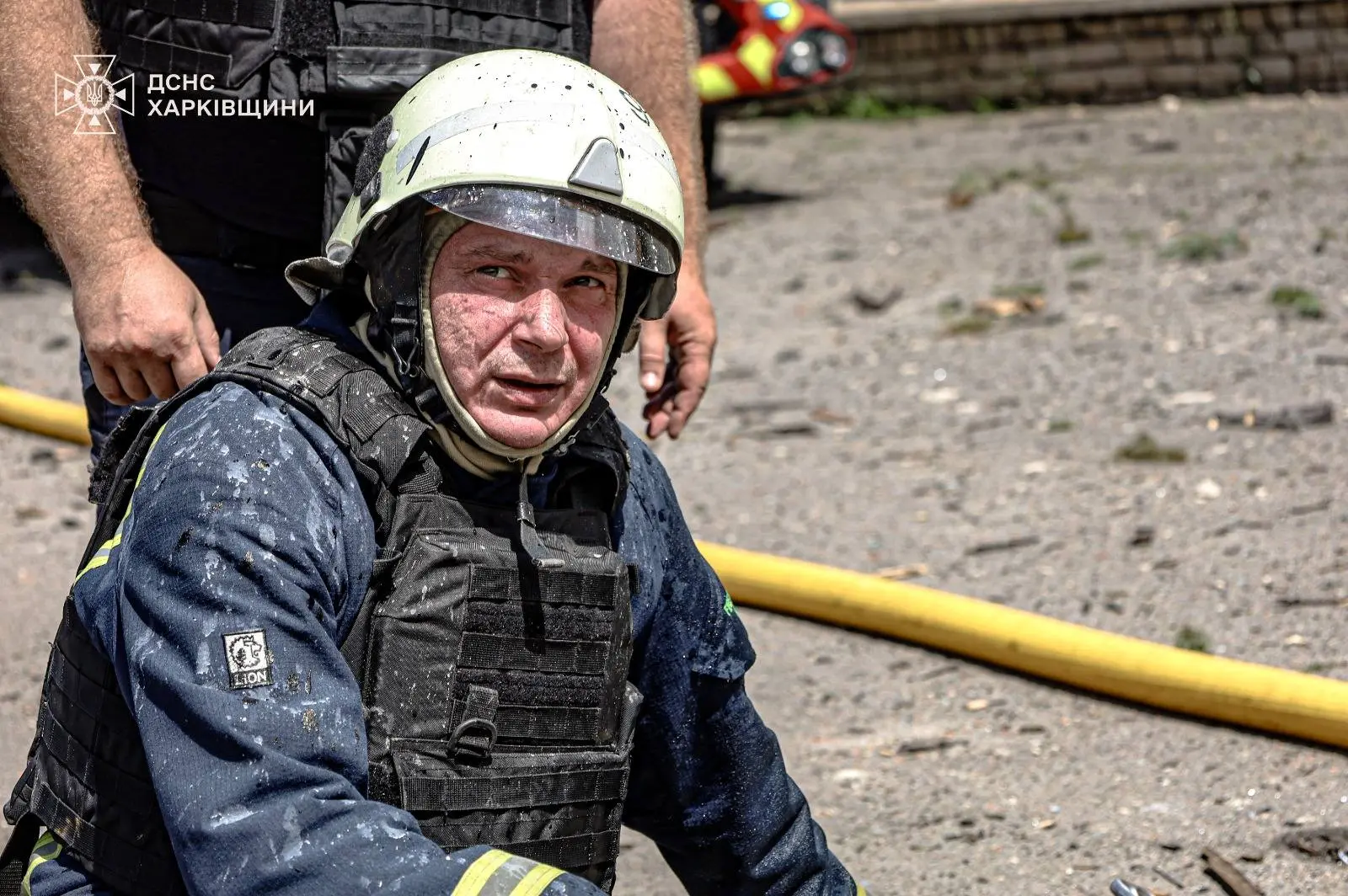 Харків бомбили: росармія вразила КАБом Індустріальний район Харкова, серед постраждалих дитина