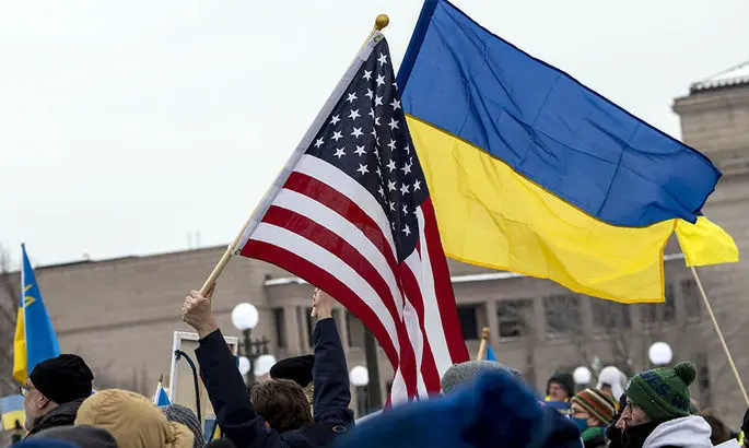 WSJ: Около 120 тысяч украинцев в США с сегодняшнего дня рискуют быть депортированными