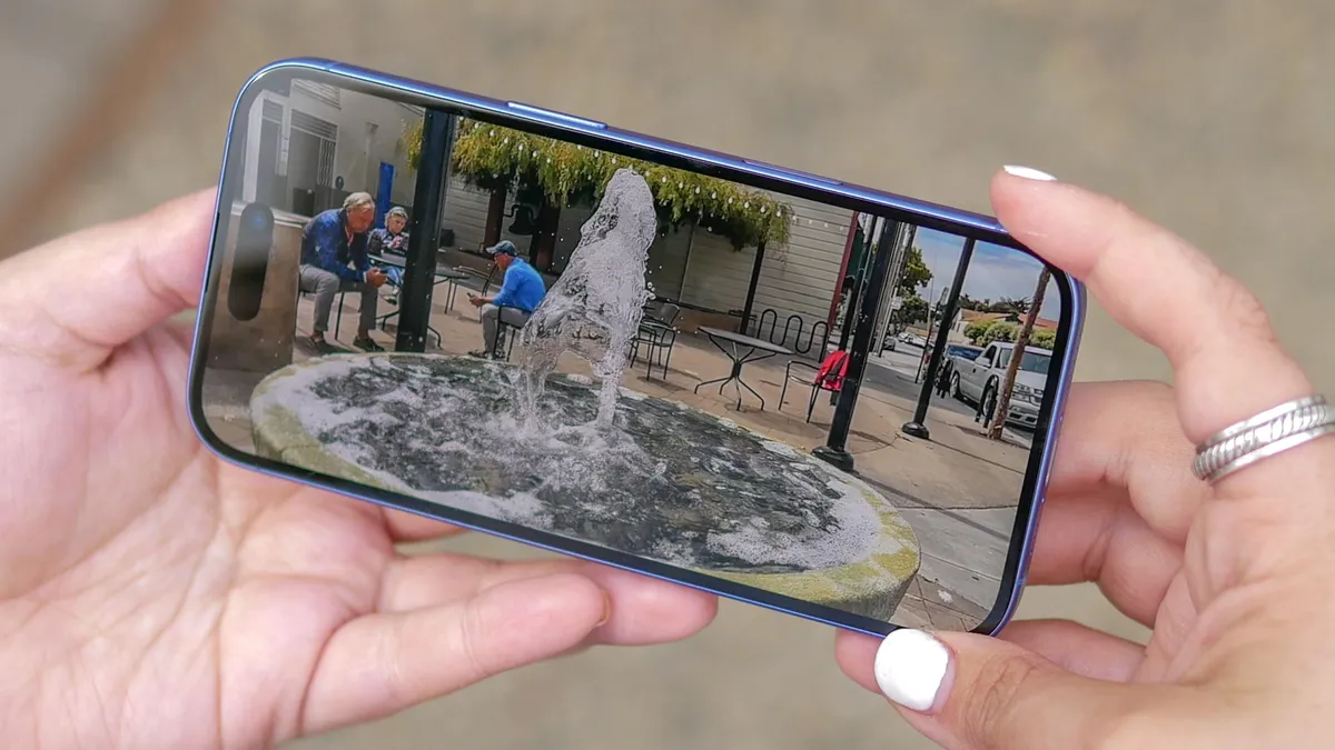 7 прихованих функцій iPhone, які врятують очі від цифрової втоми