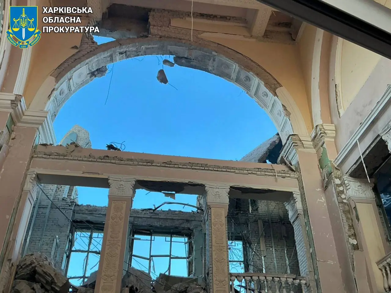 Фото зруйнованого вокзалу в Лозовій показали у прокуратурі