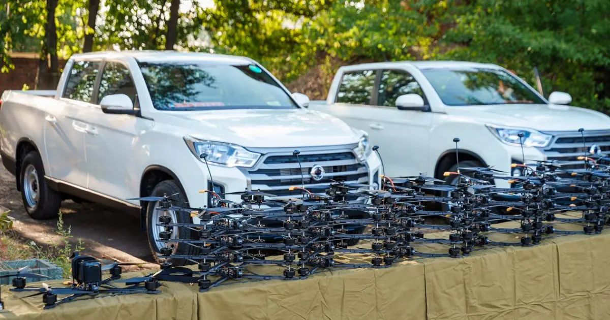 Вінницька громада передала нацгвардійцям партію дронів та два автомобілі