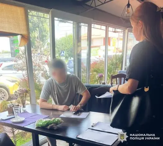 На Київщині затримали чоловіка, який намагався за 24 тисячі доларів “зникнути” з військового обліку