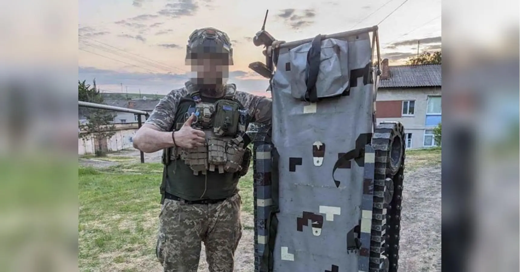 Створені для евакуації поранених з поля бою: в Києві налагодили виробництво дистанційно керованих електронош
