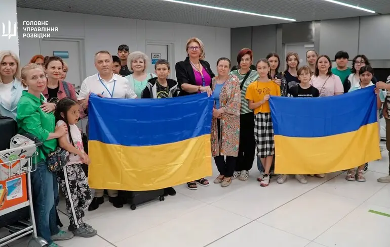 ГУР та дипломати евакуювали з Ірану 31 громадянина України: вони прямують до Києва