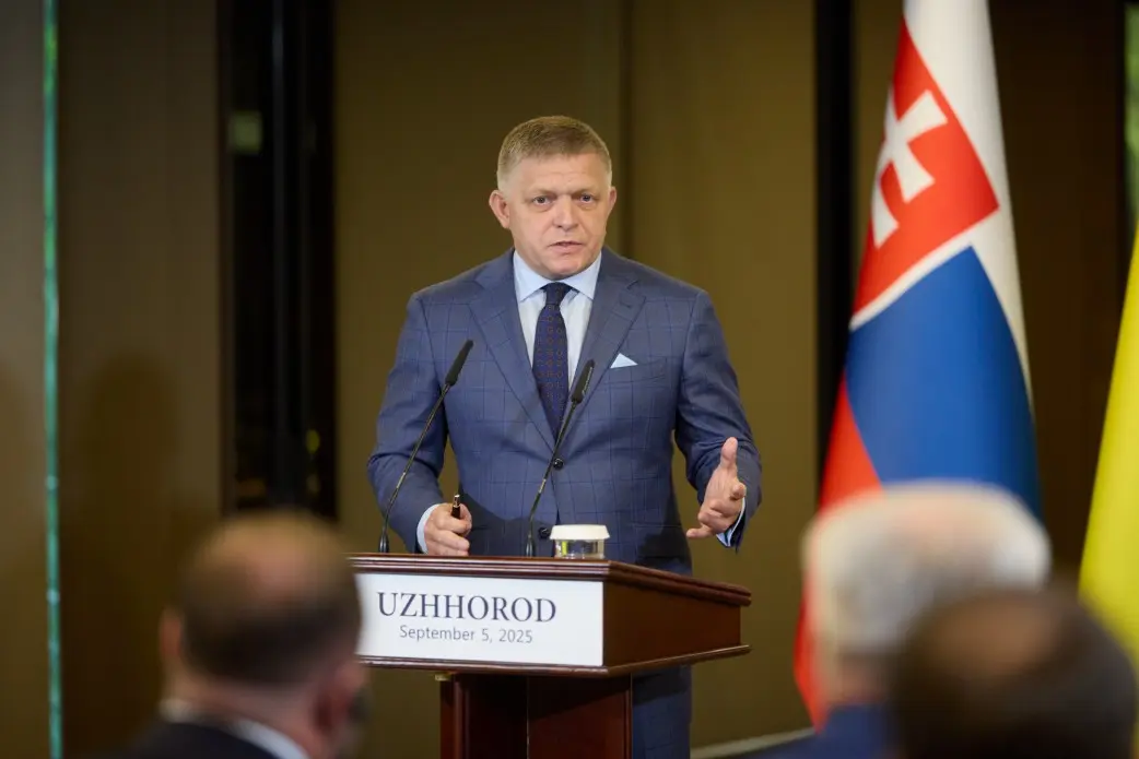 Фицо заявил, что якобы не обсуждал с Путиным энергоблокаду Украины