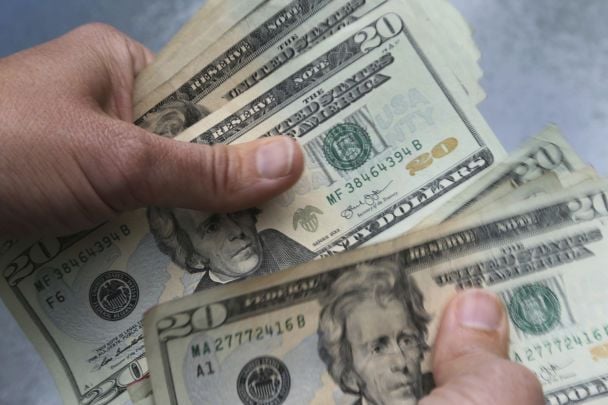 Курс валют на вихідні, 24-25 травня: скільки коштують долар, євро і злотий