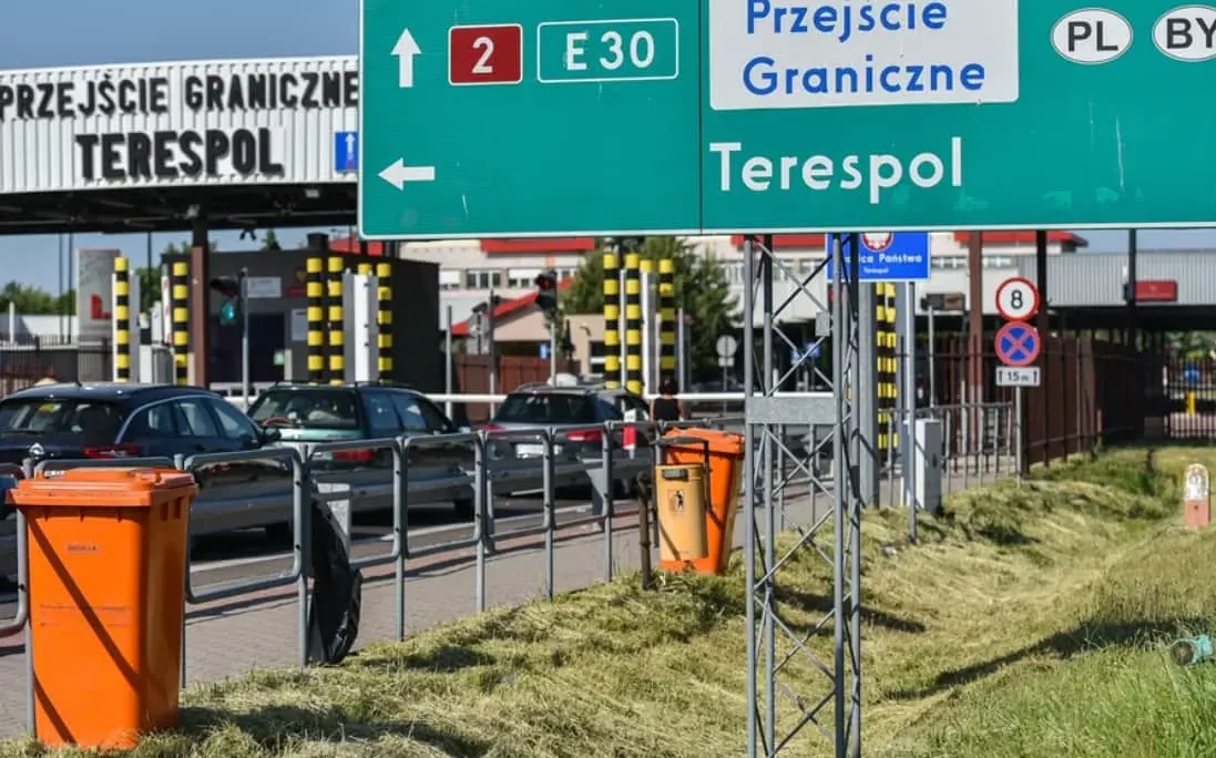 Польща повністю закрила кордон з Білоруссю