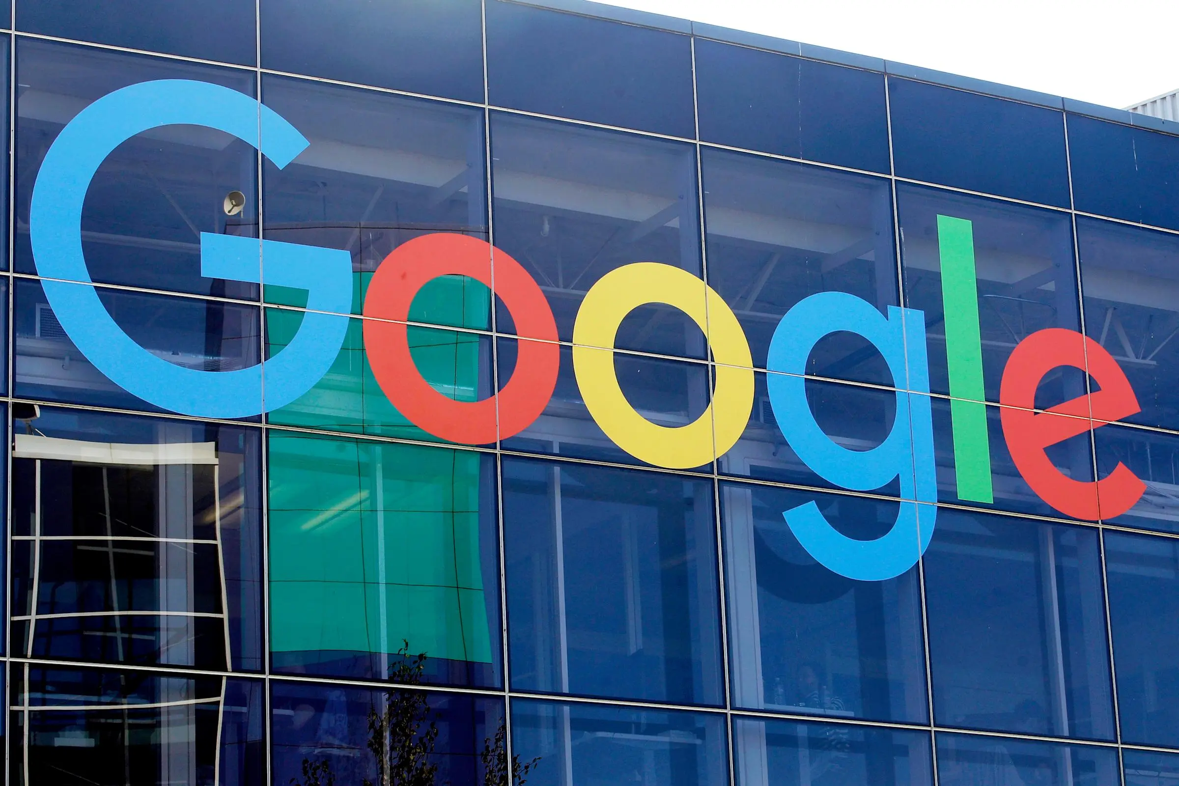 Google AI тепер говорить іспанською мовою