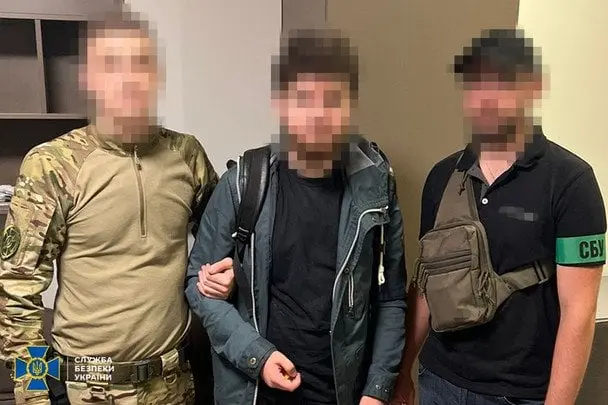 Агент ФСБ розставляв відеопастки, щоб коригувати удари по Києву, та шпигувати на “Укрзалізниці”: фото