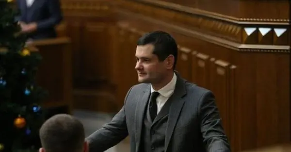 Нардепи внесли проєкт, який дозволить чиновникам уникати покарання за корупцію після звільнення