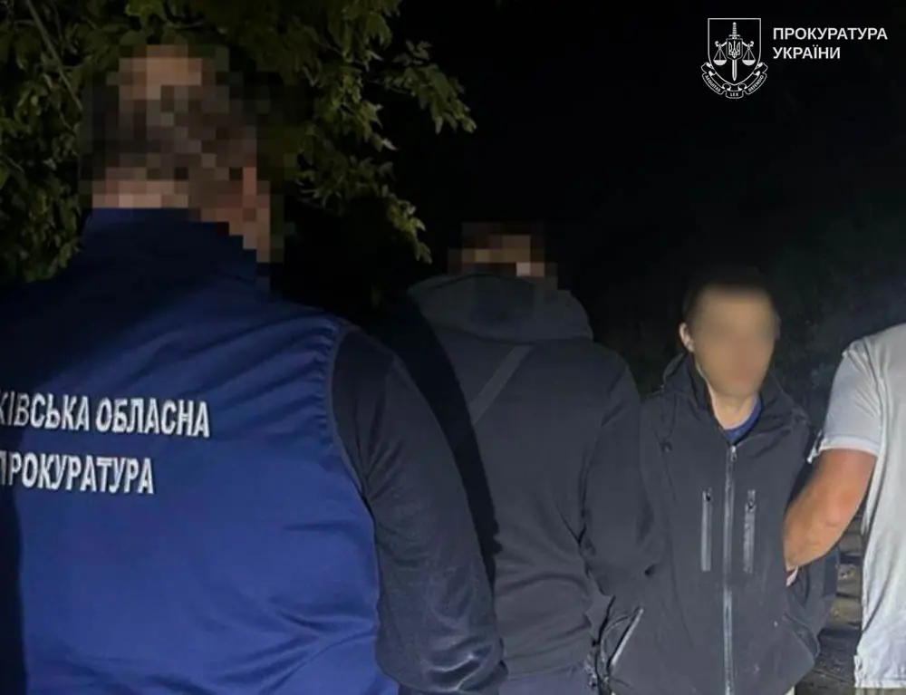 У Харкові затримали чоловіка, який за 3 тис. доларів обіцяв відстрочку від мобілізації