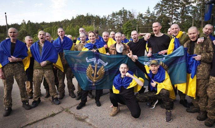 Первый день большого обмена: Украина вернула из плена 390 своих граждан. ФОТО