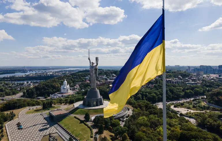 День Незалежності: привітання та листівки