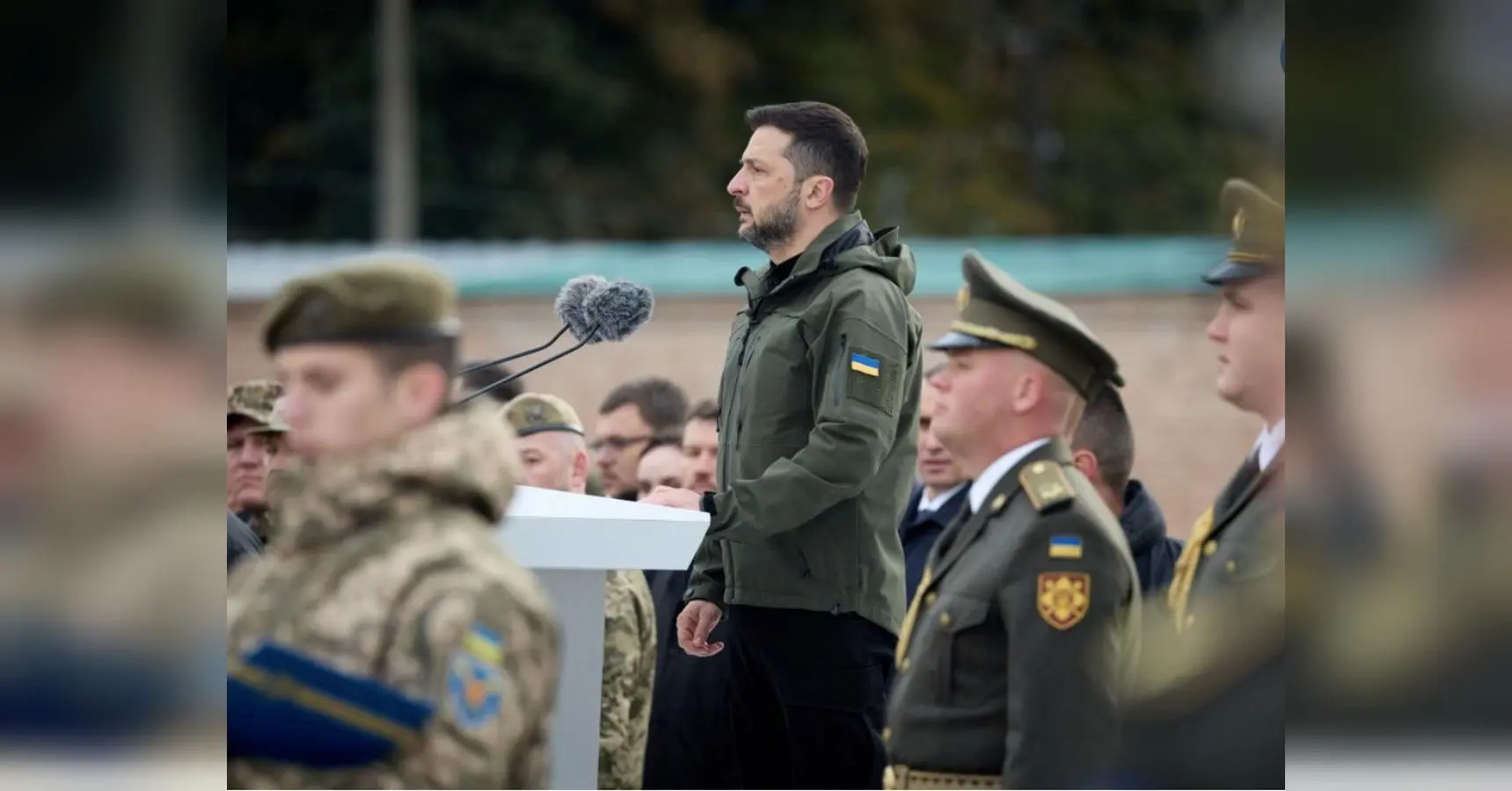 «Всі спроби стерти Україну та українців завершувалися тим, що ворожі імперії розсипались. Вистоїть Україна й зараз — проти цієї росії, без сумніву, вистоїть», — Зеленський